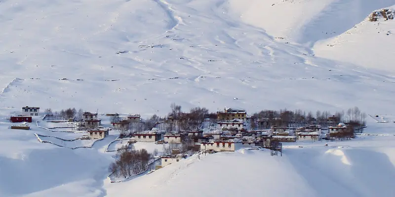 Himalayan village blanketed in snow
